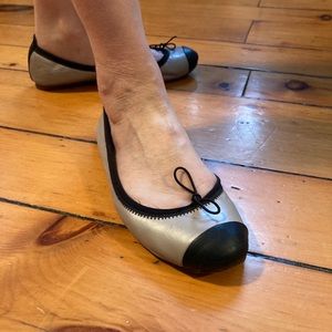 Adorable BLOCH ballerina flats.
